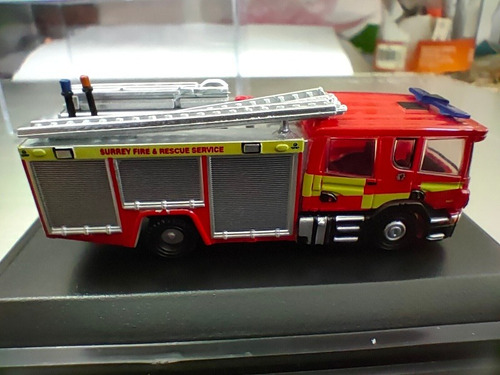 Imagen 6 de 9 de Carro Bomberos, Escala N, Oxford, Scania Pump Ladder Surrey