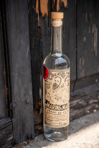 Imagen 3 de 5 de Marín Y Marín Mezcal Artesanal Espadín Blanco