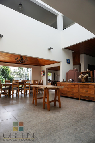 Imagen 2 de 14 de Hermosa Residencia De Lujo Remodelada