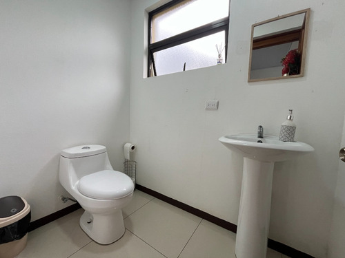 Vendo Casa En Condominio Hacienda El Coyol, Reciente Construcción Y Patio Muy Amplio