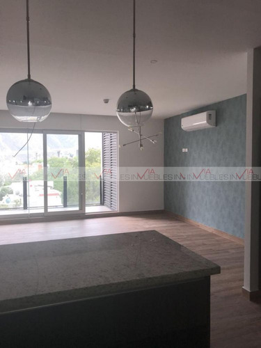 Departamento En Venta En Privadas La Huasteca, Santa Catarin