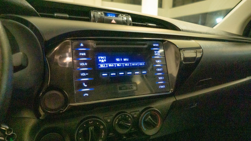 Imagen 6 de 8 de Hilux 4x2 D/c Dx 2.4 Tdi 6 M/t