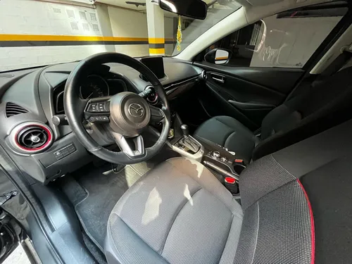 Mazda 2 Sport 1,5 AT Touring Carbón Edition