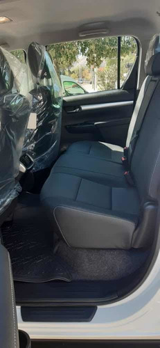 Imagen 9 de 11 de Toyota Hilux 2022 2.8 Cd Srx 177cv 4x4