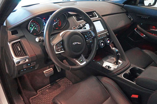 Jaguar E-pace First Edition 2018