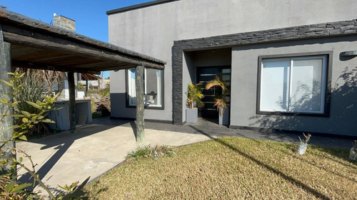Casa Moderna Y Funcional En Domselaar Chico Venta