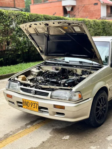 Mazda 323 1.3 Hs