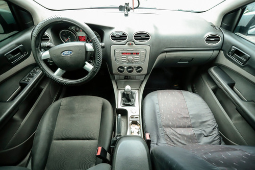 Ford Focus Sedan Glx 2.0 16v (flex)