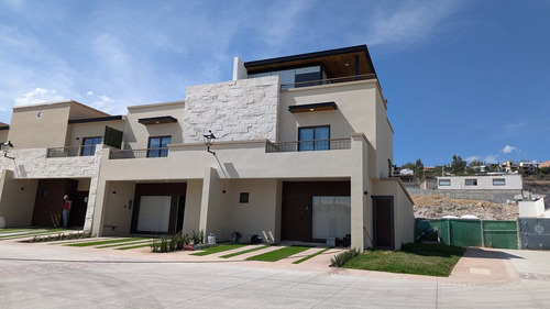 Desarrollo Residencial En Misión Schoenstatt, 3 Modelos De Casas De Lujo!