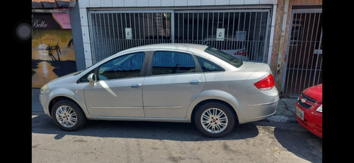 Imagem 1 de 6 de Fiat Linea 2012 1.8 16v Essence Flex 4p
