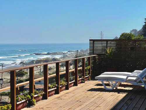 Interesante Casa En Venta Frente Al Mar En Maitencillo