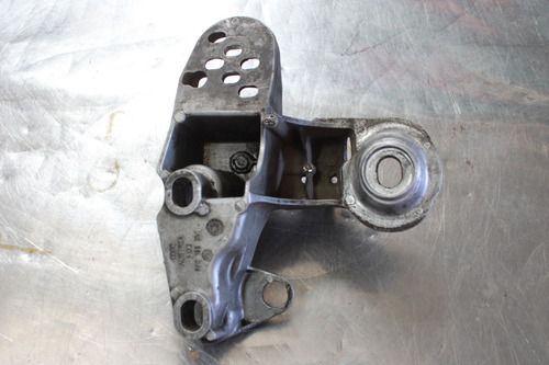 Soporte Motor Delantero Izq Audi A4 2004 1.8 8e0199351 K3320 (Usado)