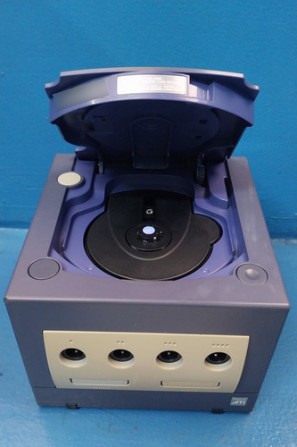 Nintendo Gamecube Color Índigo + 2 Juegos De Fifa Morado