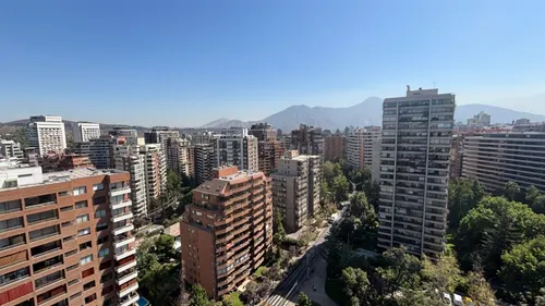 Amoblado: El Golf / Alcántara