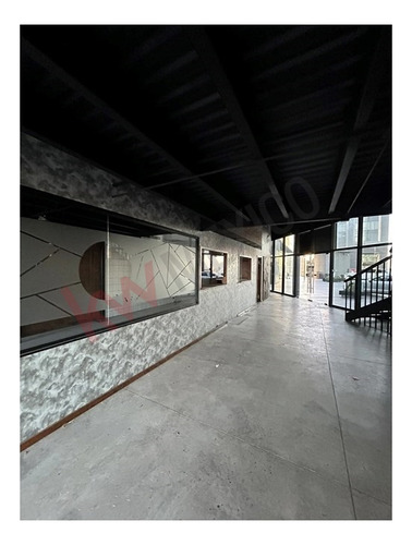 Local Comercial Renta En Torre Azenzo