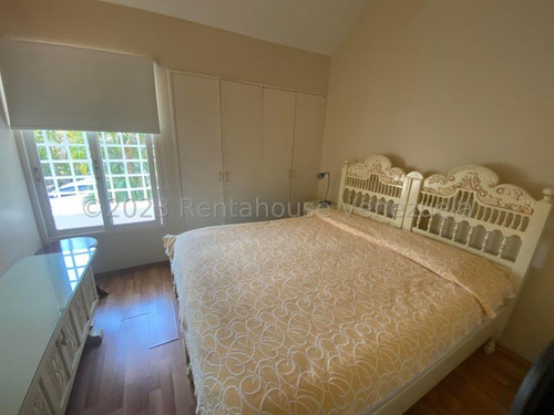 Se Vende Townhouse En La Alameda Mls #24-28039