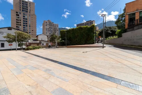 Local En Arriendo En Centro Internacional. Cod A9696