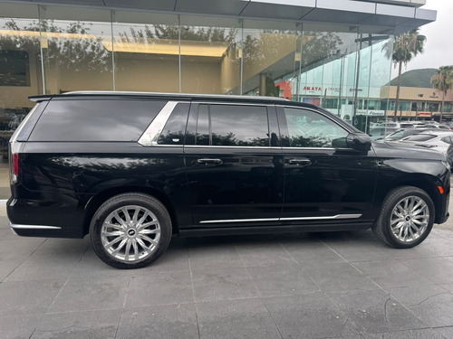 Cadillac Escalade Esv (larga) 2023