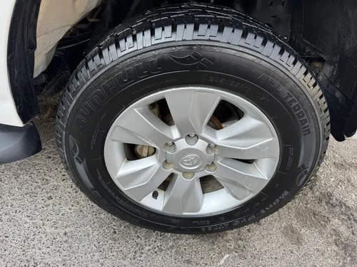 Toyota Hilux 2.7 Cabina Doble Base Mt