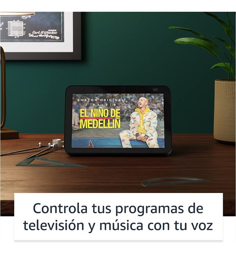 Kit Alexa Echo Show 8 Negro + Focos Led Inteligentes 2 Pack