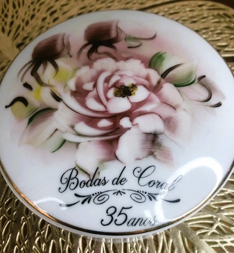 Imagem 4 de 4 de Porta Joia Bodas De Coral 35 Anos Pintado A Mão 12,5cm