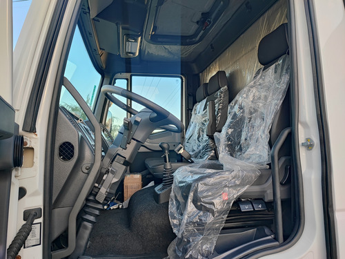 Iveco Tector 170e21 Ano 2022 Cesto Aéreo Outher Side Isolado