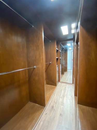 Imagen 18 de 22 de Casa En Venta Totalmente Remodelada Con 3 Recs En Barrio Del