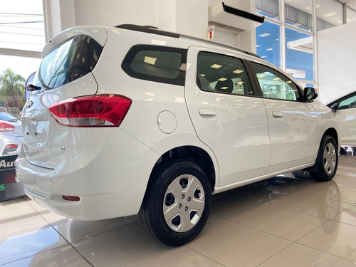Imagen 9 de 20 de Chevrolet Spin Lt 5a 2023 Af