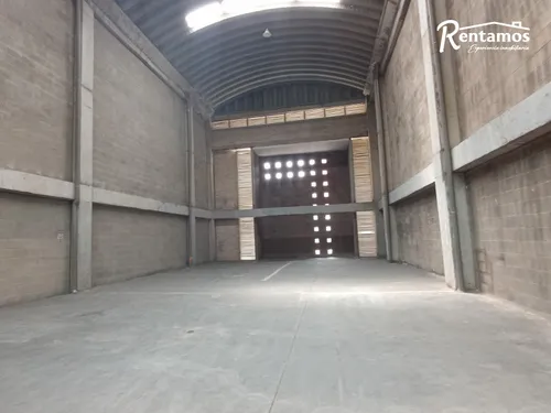 Bodega En Arriendo En Ancon San Martin. Cod A11230
