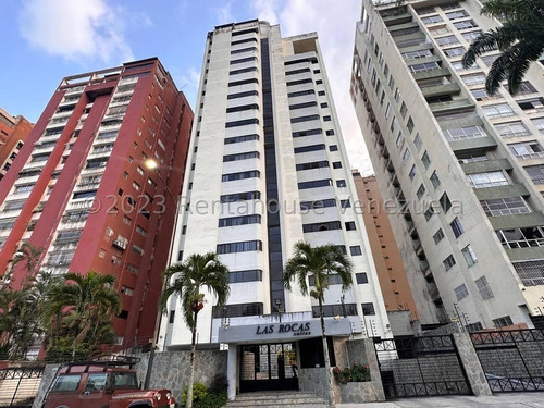Apartamento Ubicado En La Av. Bolivar, El Mismo Cuenta Con 2 Habitaciones, 2 Banos, 1 Puesto De Estacionamiento, 1 Maletero, Cocina Empotrada Y Vigilancia Privada Las 24 Horas.