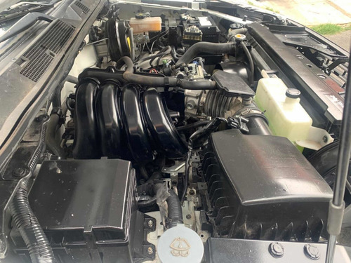 Imagen 11 de 15 de Nissan Np300 2.5 Estacas Dh Aa Mt