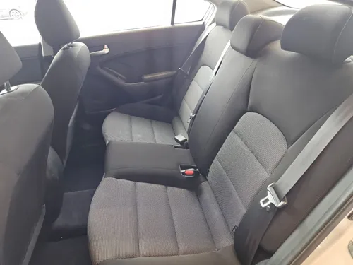 Kia Forte 2.0 L Mt