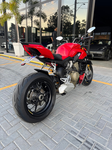 Ducati Streetfighter V4s