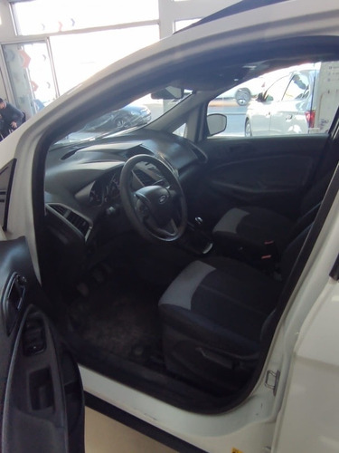 Imagen 16 de 17 de Ford Ecosport 2016 1.6 Titanium 110cv 4x2