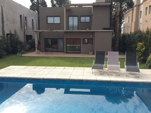 Casa En Barrio Cerrado Dorrego Quilmes