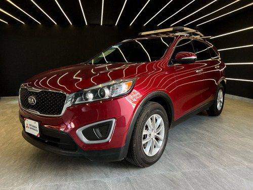 Kia Sorento 2.4 L4 LX Tela 7 Pasajeros At