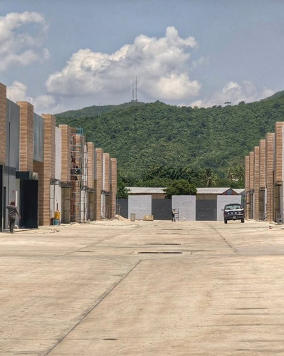 En Venta Galpones En Zona Industrial Castillito, San Diego. Ab
