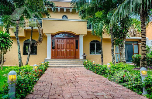 Casa En Venta En Residencial Campestre Cancun Jvkg8082