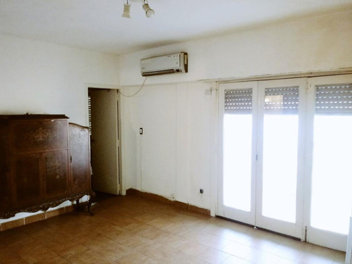 Imagen 7 de 14 de Vta. 2 Amb. Frente. Balcón Terraza. Vista Abierta. Kitchenette Y Baño Con Ducha. Oportunidad!