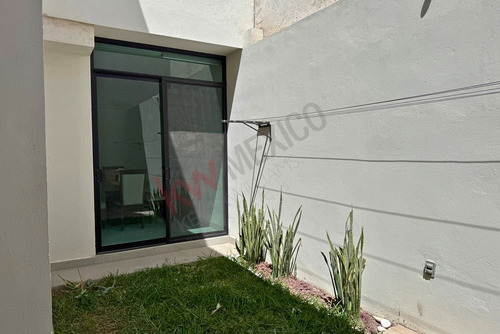 Casa En Venta En Cerrada Camaleón Ubicada En Esquina, Residencial Palma Real - Viñedos Torreón