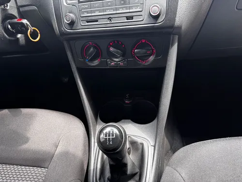 Volkswagen Vento 1.6 Startline Mt