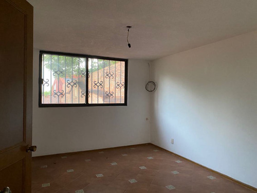 Comercial En Esquina Con Frente A La Avenida San Diego - Roq-825-cs