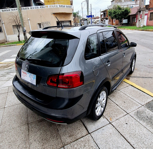 Volkswagen Suran Cross 1.6 Highline 101cv