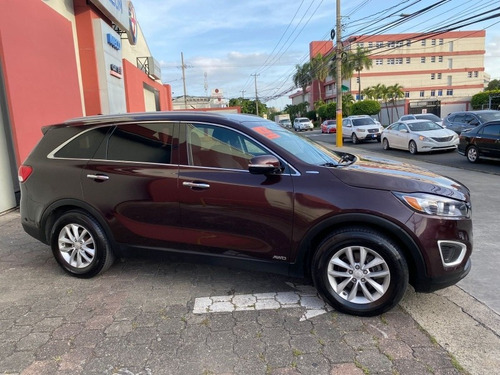Imagen 12 de 13 de Kia Sorento 2016 4x4 3 Filas Americana