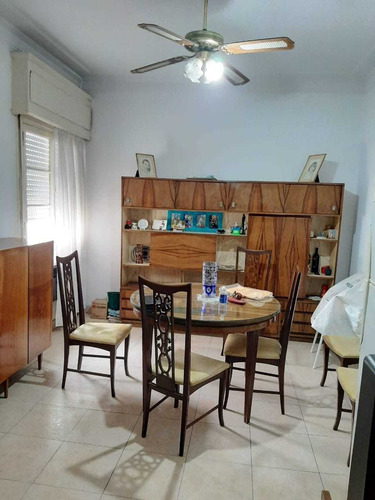 Imagen 2 de 11 de Departamento 3 Amb. Av. Caseros Y Av La Plata Bajas Expensas