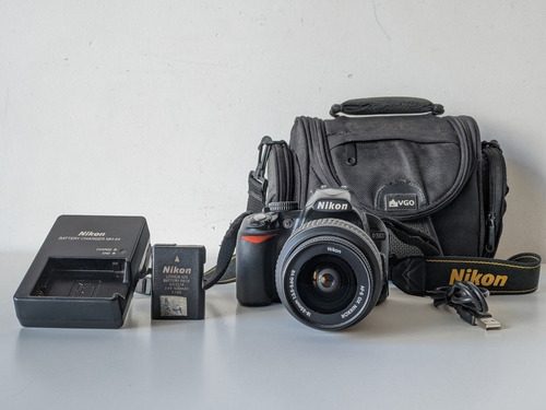 Imagen 1 de 10 de Cámara Nikon D3100 +lente 18-55mm + Cargador Bateria Y Bolso