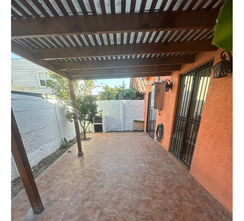 Impecable 4 Dorm. + 2 Bbaños+ Estacionamiento