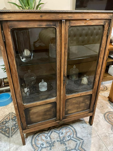 Vitrina De Pinotea Marrón (Usado)