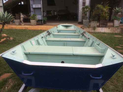 Barco Rebitado 6,00m, Motor Popa 30hp Mercury, Carreta
