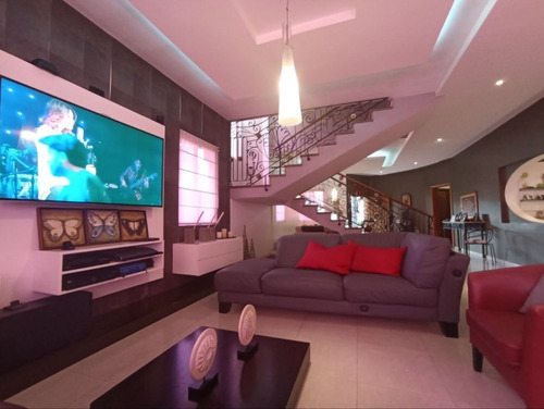 Imagen 3 de 28 de Fernando Guerrero Vende Casa-quinta De Esquina En Urb. La Viña